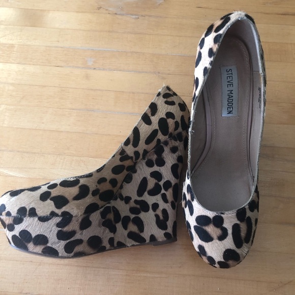 Steve Madden Pammyy Leopard 7.5 wedges - Picture 2 of 10